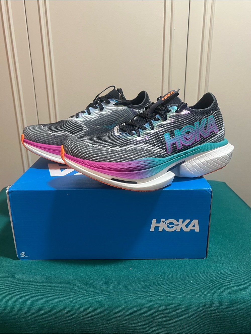 HOKA CIELO X1